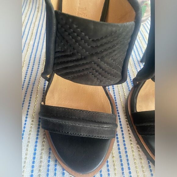 L.A.M.B. Black Leather Suede Open Toe Stiletto Sandals Size 6 - Picture 6 of 16